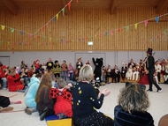 Feier in der Turnhalle