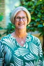 Frau Hake (Schulsozial- arbeiterin) Frau Hake (Schulsozial- arbeiterin)