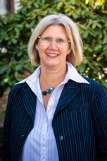 Frau Hake (Schulsozial- arbeiterin) Frau Hake (Schulsozial- arbeiterin)